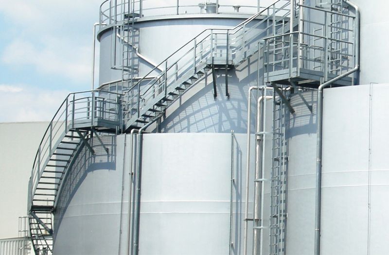 Gebogene Treppenläufe in der Industrie